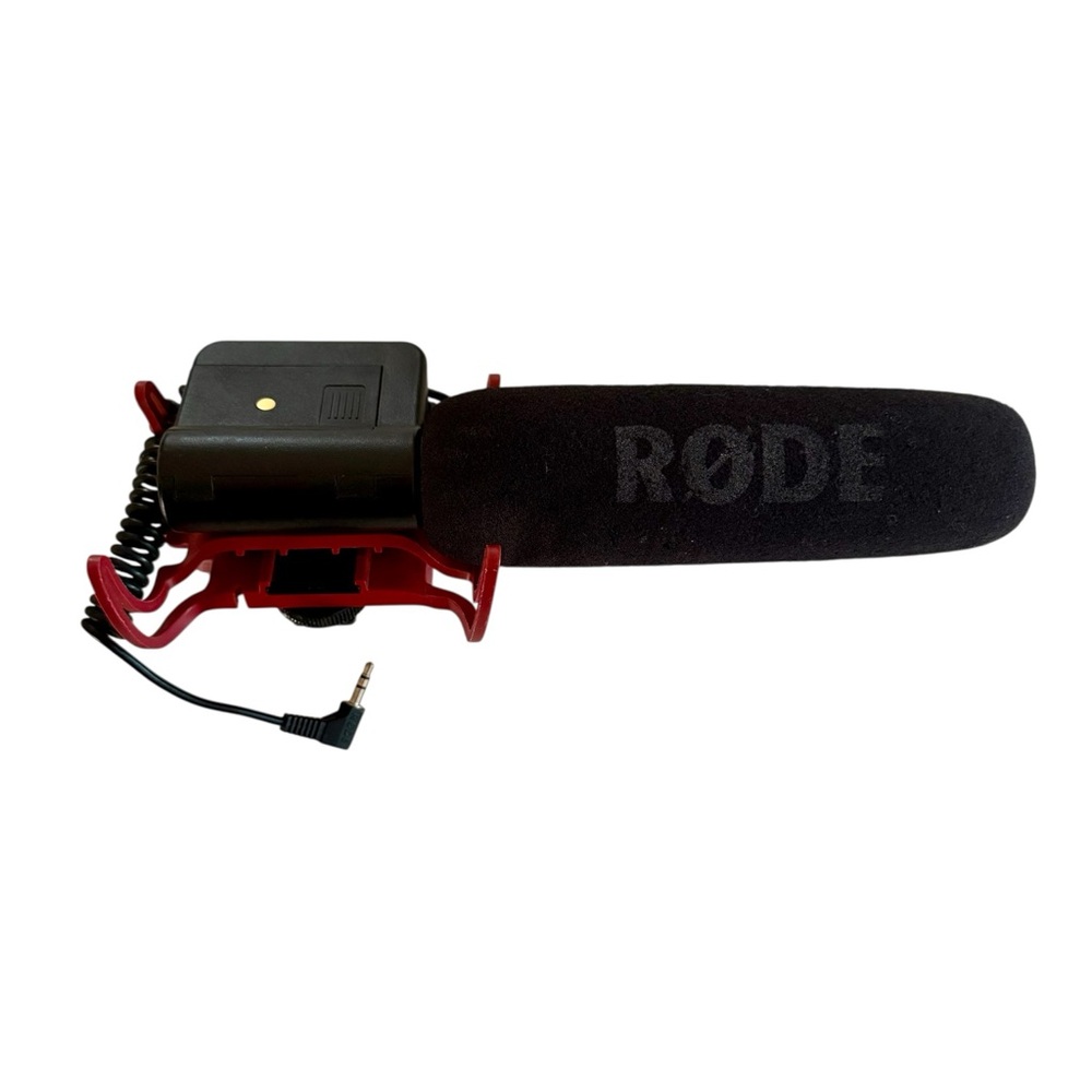 Canon SL3 Camera + Lens Bundle + Rode VideoMic - Picture 7 of 8